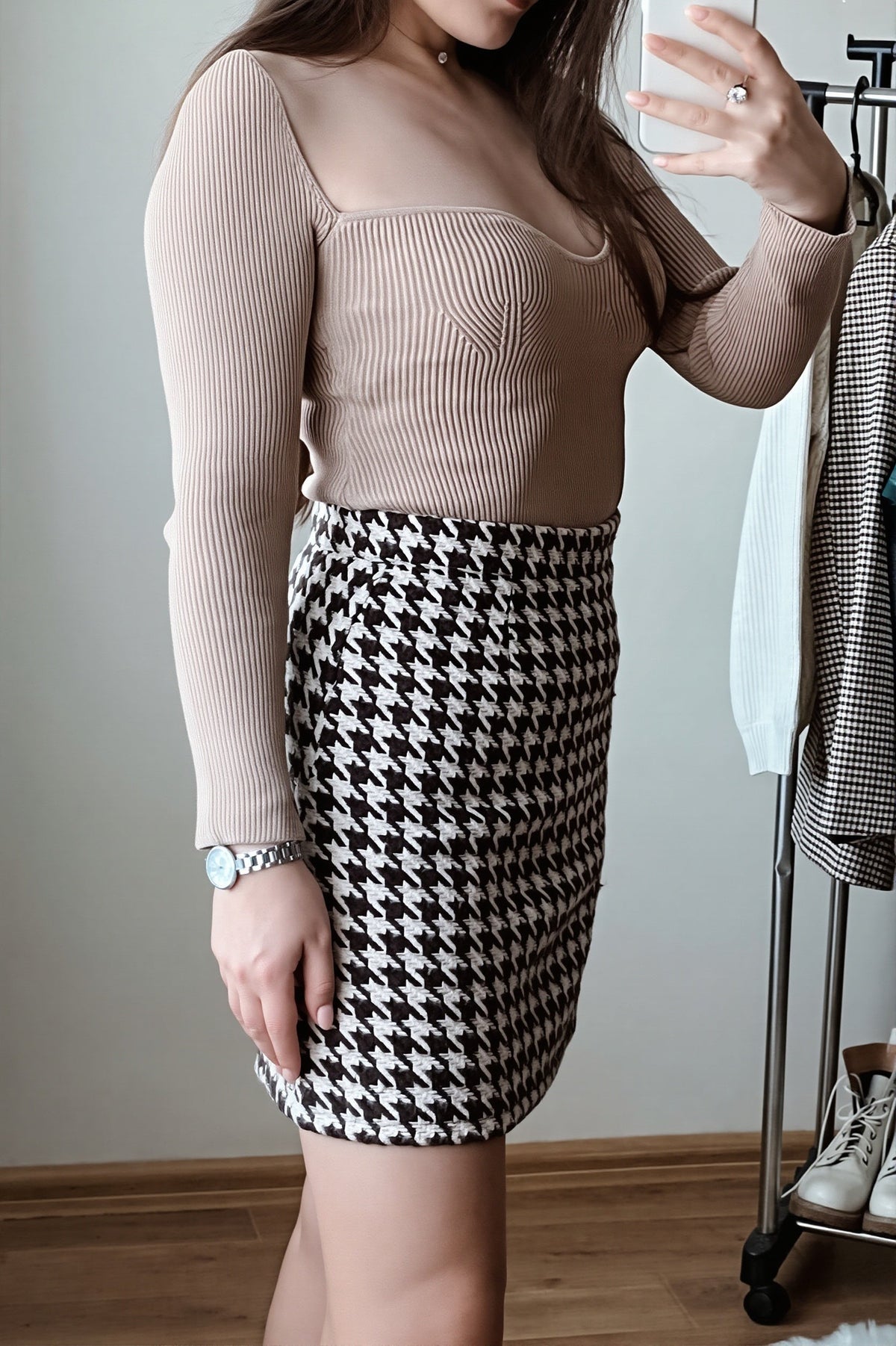 Sweetheart Neck Asym Hem Fitted Sweater