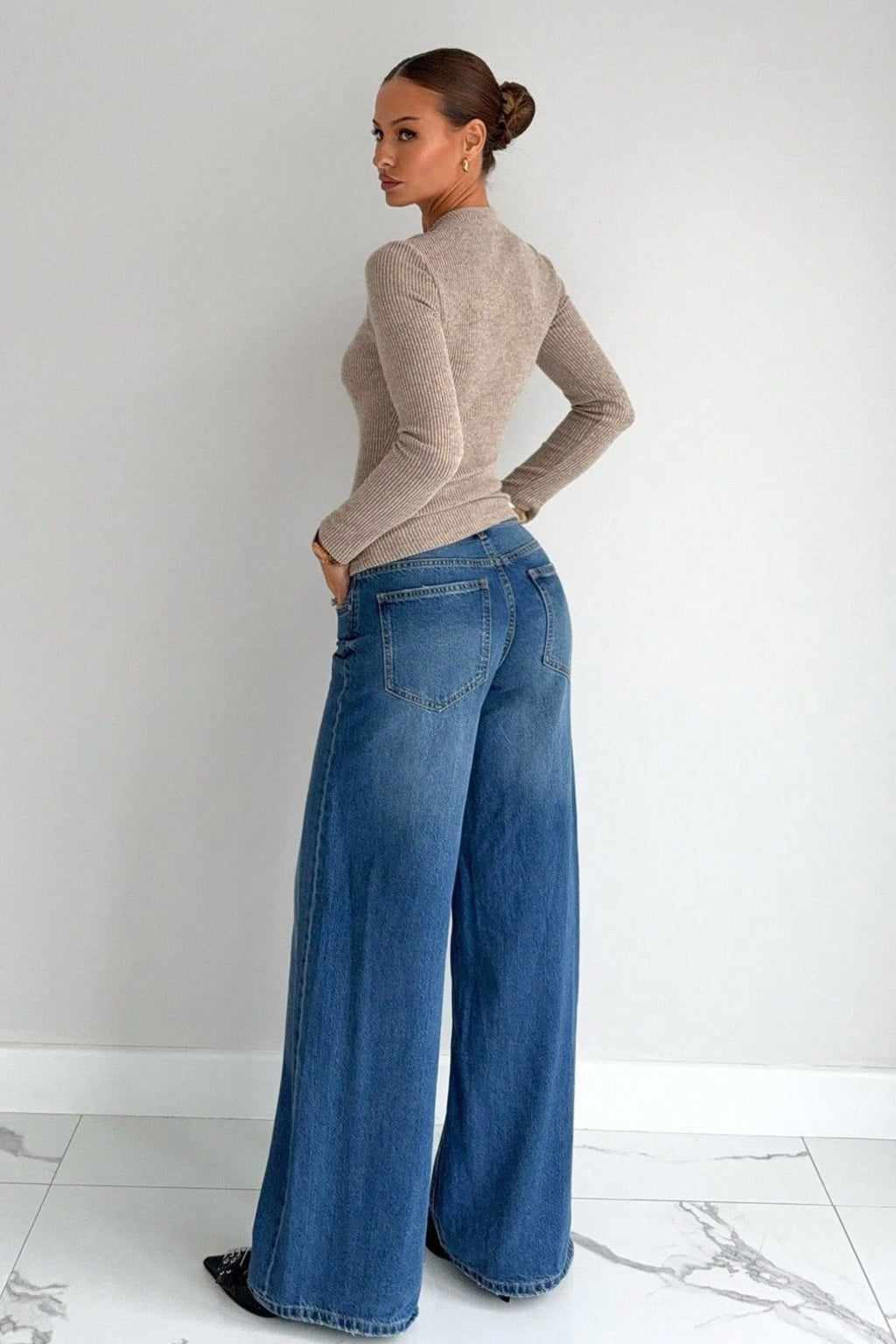 Twisted Buckle Ribbed Cutout Top