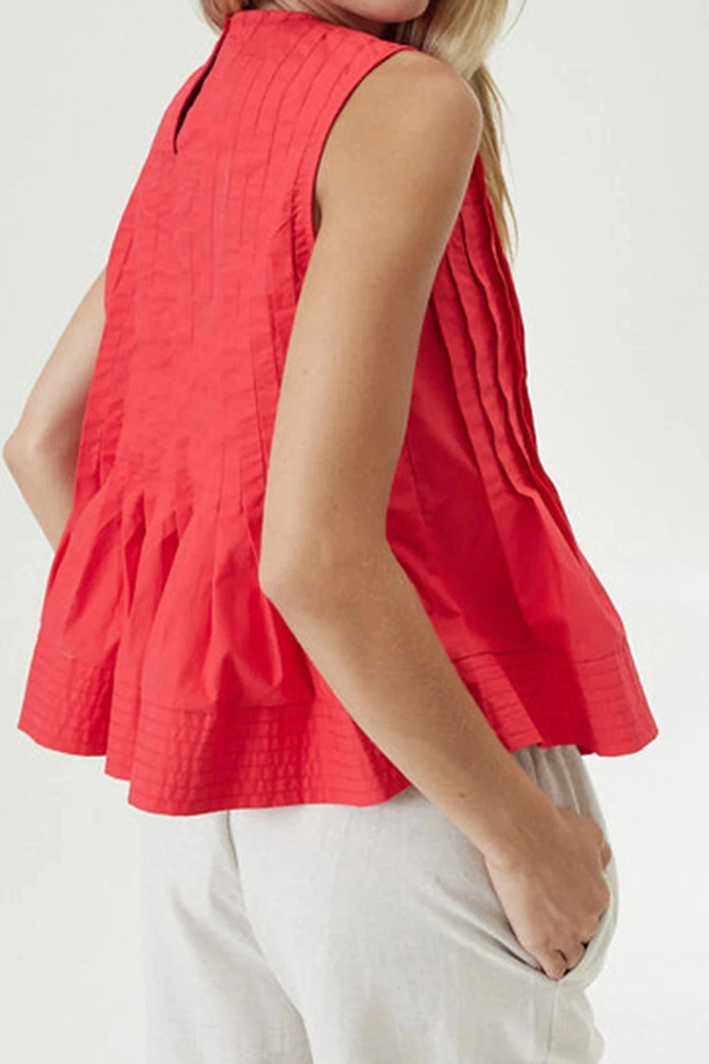Glorol - Pleated Round Neck Sleeveless Top