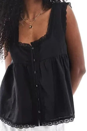 Glorol - Sleeveless Square Neck Lace Button Top