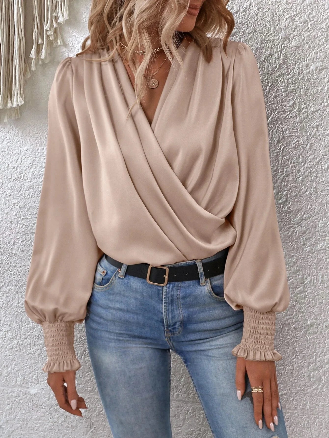 Glorol - Elegant V-Neck Lantern Sleeve Top