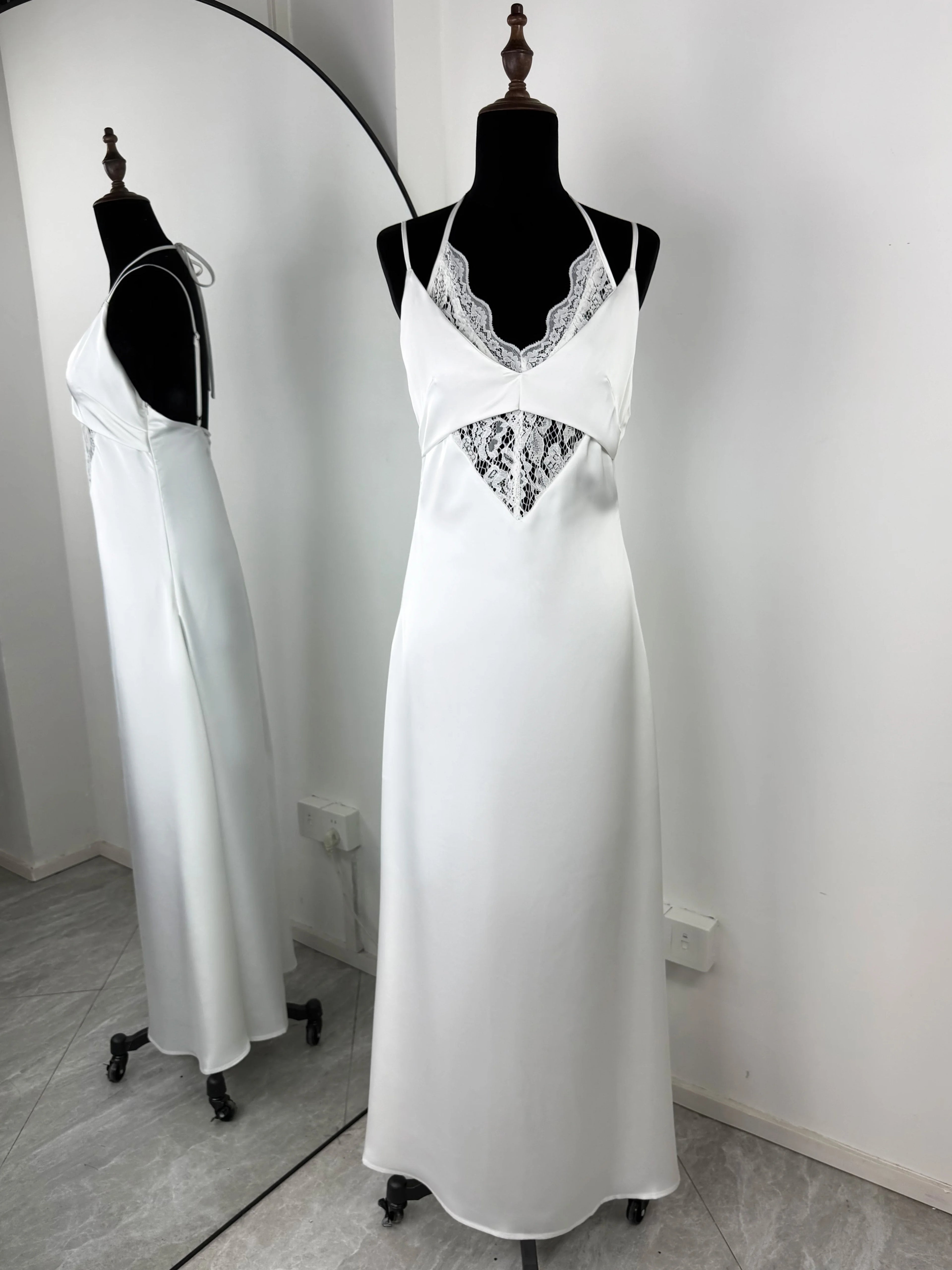 Glorol - Hollow Out Lace High Waist Backless Maxi Dress