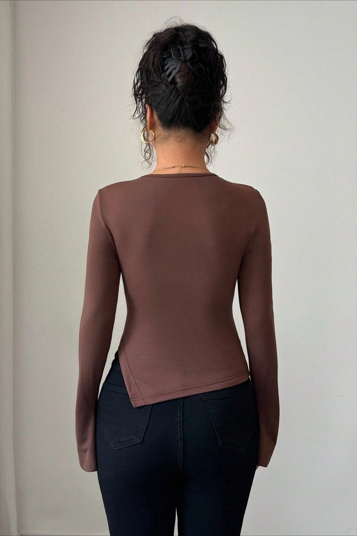Metal Clasp Keyhole Bell Sleeve Top